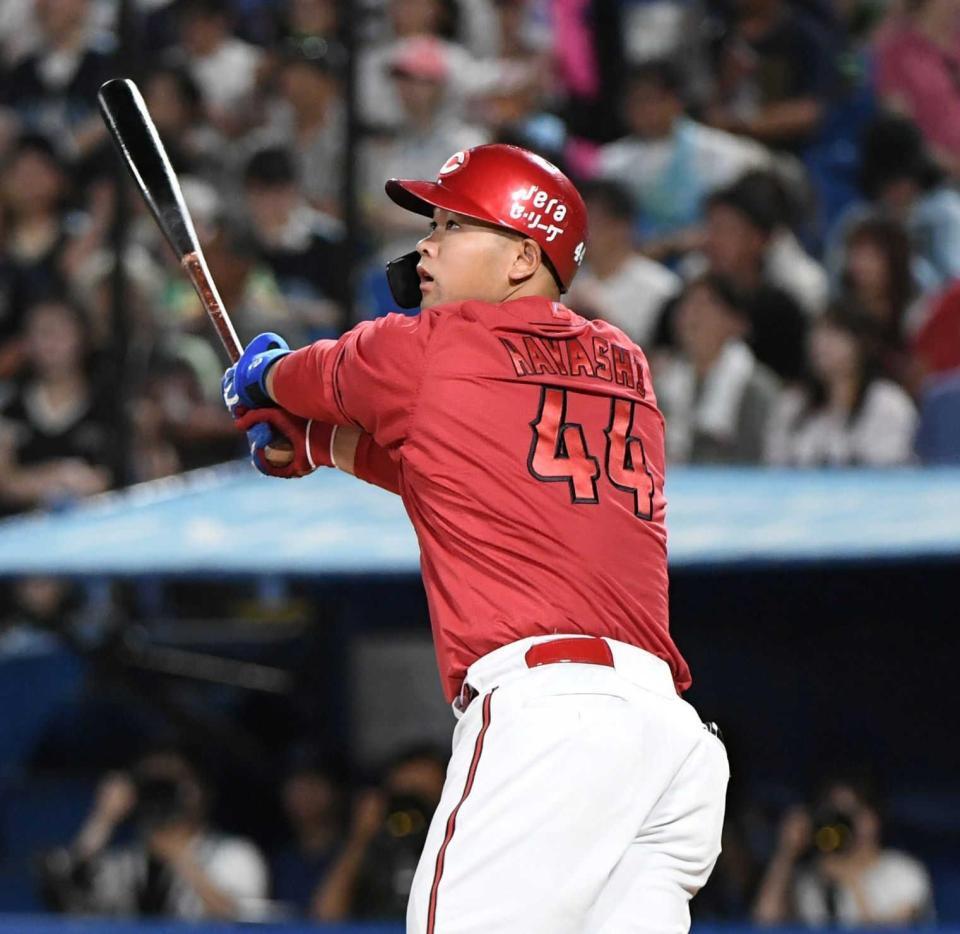 　５回、２試合連続の２号３ランを放つ林（撮影・佐藤厚）