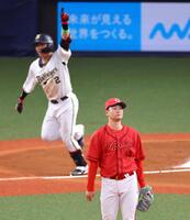 　７回、島内は若月にソロを許す（撮影・山口登）