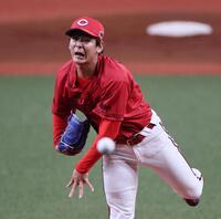 　５回、力いっぱい投げ込む森浦（撮影・田中太一）