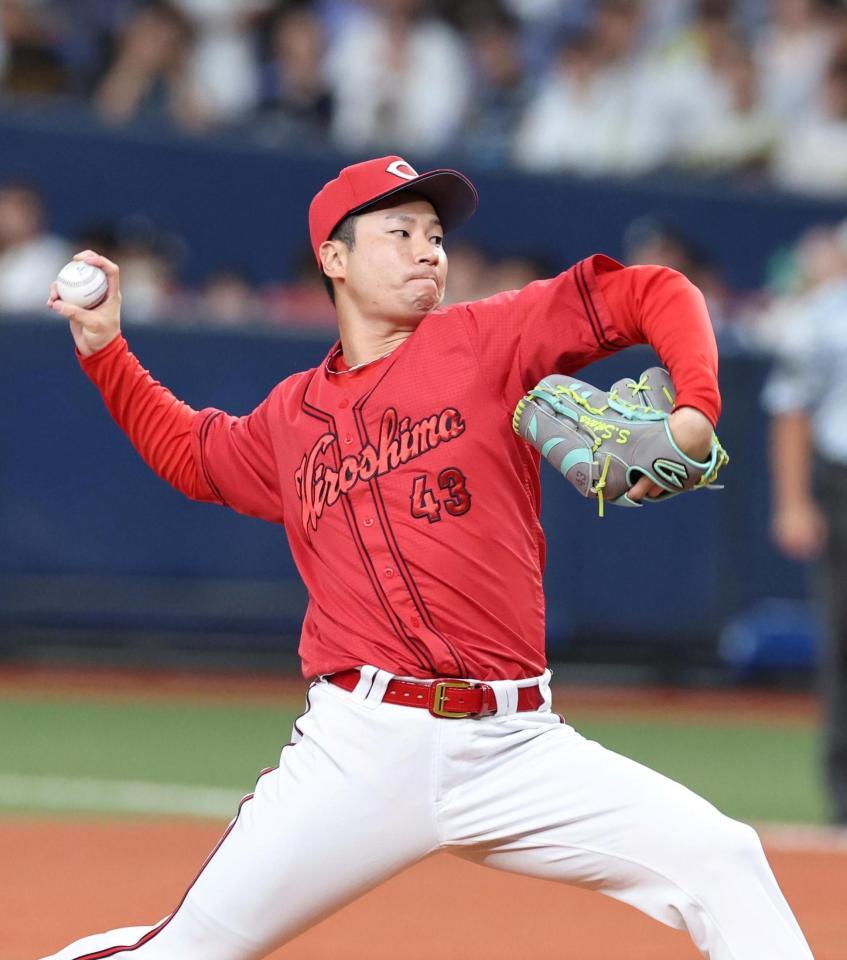 　７回から登板する島内（撮影・北村雅宏）