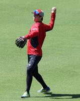 　キャッチボールをする森下（撮影・市尻達拡）