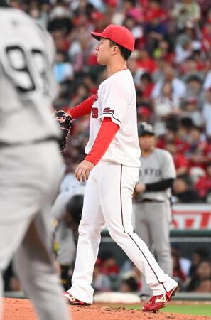 　３回、泉口に中前適時打を打たれた佐藤柳