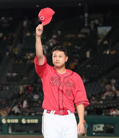 　ファンの声援に応える森（撮影・北村雅宏）