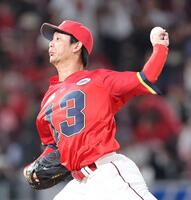 　８回から登板し、１回無失点と好投する森浦（撮影・市尻達拡）