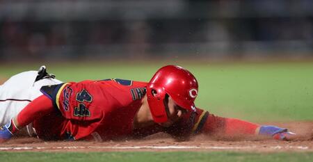 　６回、一ゴロで一塁へヘッドスライディングする林（撮影・市尻達拡）