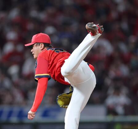 　８回、プロ初登板で１回無失点と好投した辻（撮影・市尻達拡）