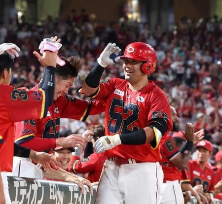 広島・末包　４番の仕事だ特大Ｖ弾！「アメフト級」パワーさく裂　１カ月ぶり８号ソロ「甘い球を仕留められた」