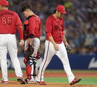 　６回、降板する床田（撮影・金田祐二）