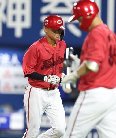 　７回、代打で投ゴロに倒れた前川（撮影・金田祐二）