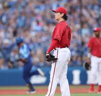 　２回、蝦名に同点２ランを浴び厳しい表情の大瀬良（撮影・金田祐二）