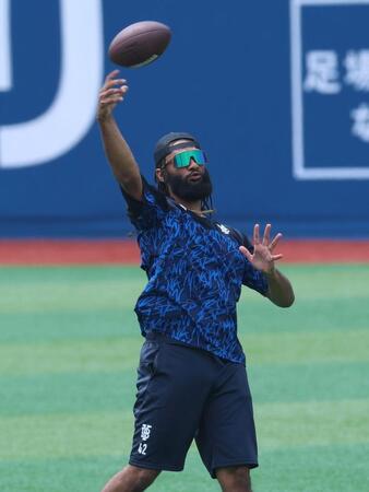 　調整するジャクソン（撮影・金田祐二）