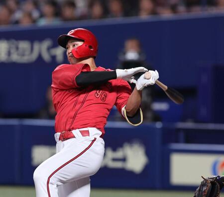【写真】中村奨成が自身初の先頭打者アーチ！プレーボールからわずか１分
