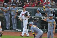 　３回、阪神に先制を許す大瀬良（撮影・飯室逸平）