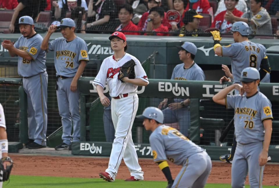 　３回、阪神に先制を許す大瀬良（撮影・飯室逸平）