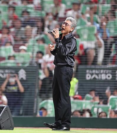 広島ピースナイターで吉川晃司が魂のイマジンアカペラ大熱唱　被爆８０年の節目に「ワシらが頑張らにゃいけんことがある」　始球式も