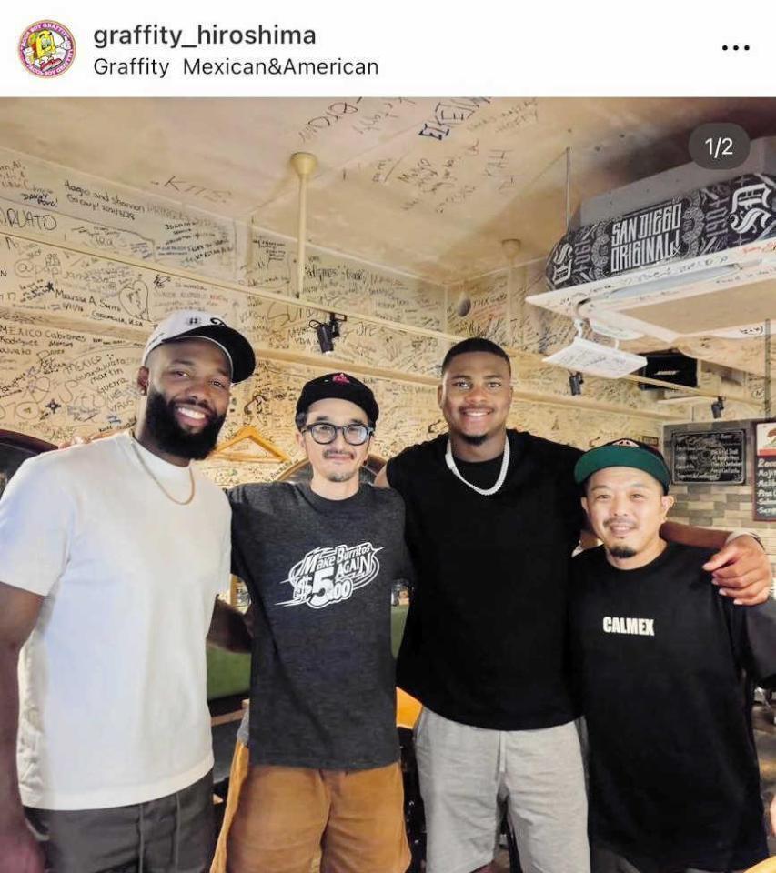 　左からファビアン、太さん、モンテロ、海さん（Ｇｒａｆｆｉｔｙのインスタグラムから）