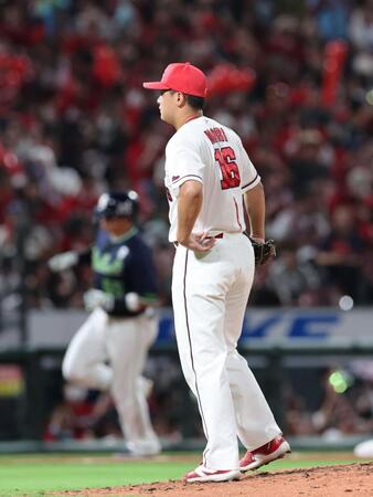 　７回、村上に左越えソロを許す森（撮影・市尻達拡）