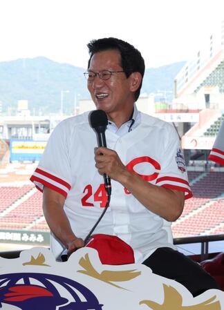 　カープＯＢ戦・レジェンドゲームの会見に臨む元広島・大野豊氏（撮影・市尻達拡）