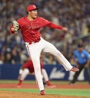 　力投する高（撮影・金田祐二）