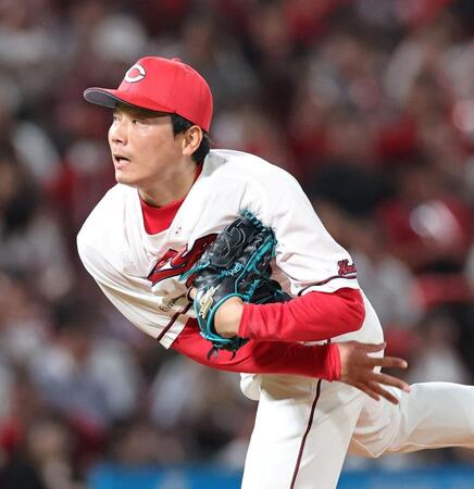 １回無失点と好投する栗林（撮影・市尻達拡）