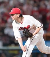 先発し、力投する大瀬良（撮影・市尻達拡）