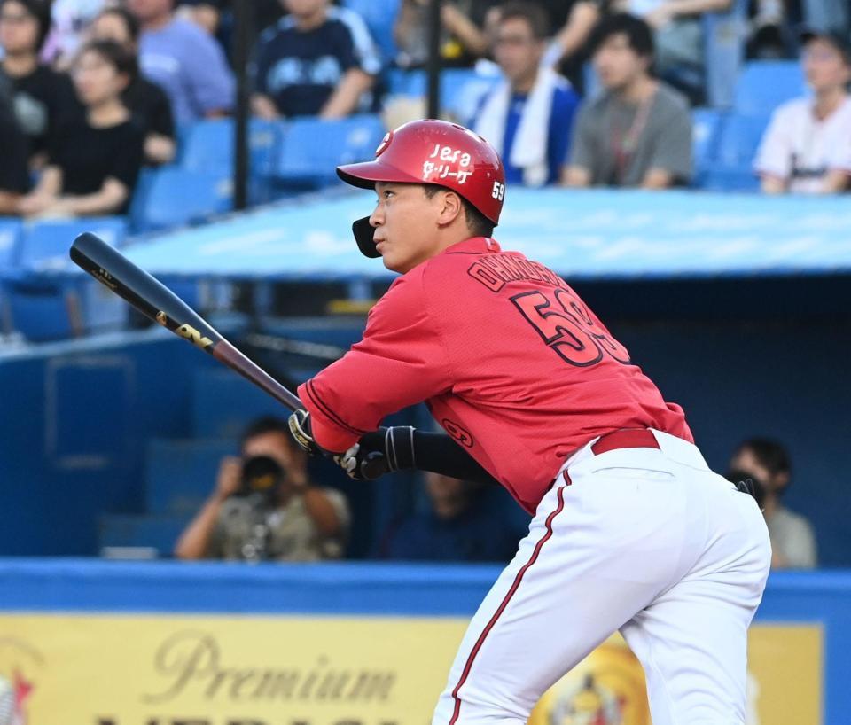 　２回、左前へバースデーヒットを放った大盛（撮影・園田高夫）