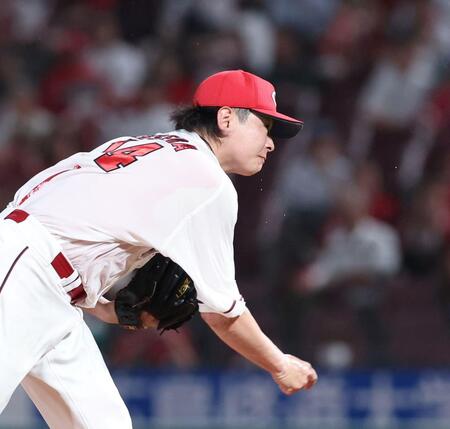 　先発し力投する大瀬良（撮影・市尻達拡）