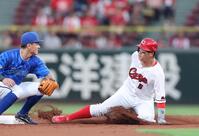 　１回、二盗を決める小園（撮影・市尻達拡）