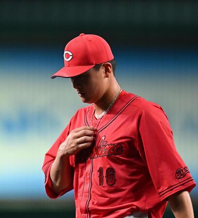 初回に６失点し肩を落とす森（撮影・西田忠信）