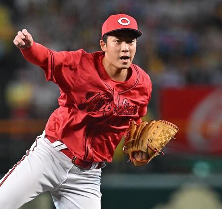 　力投する先発の常広（撮影・西田忠信）