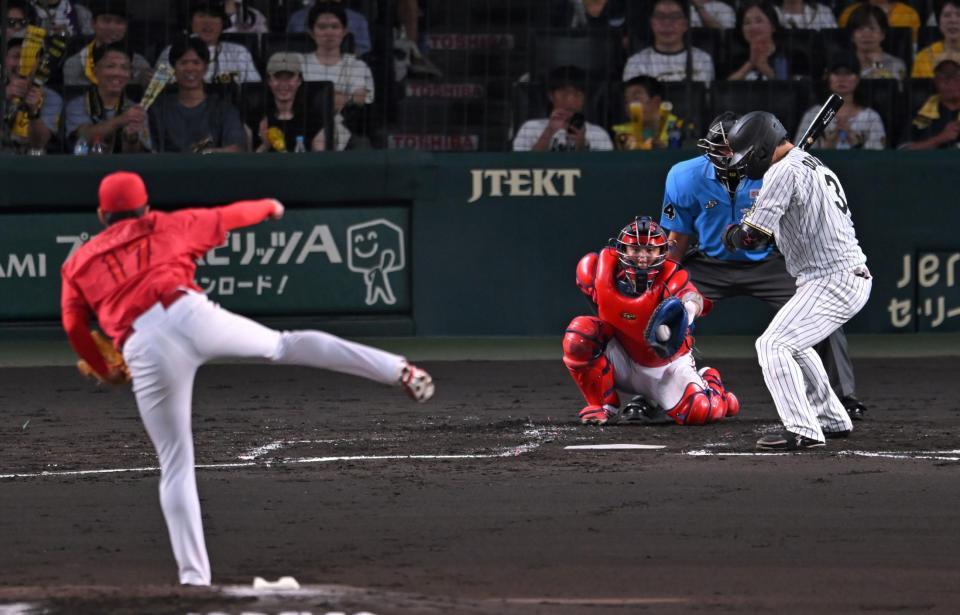 　２回、大山を見逃し三振に斬る常広（撮影・飯室逸平）