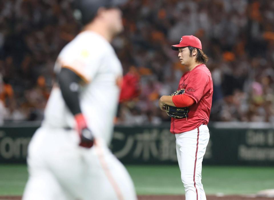 　１回、リチャードに満塁本塁打を許した床田（撮影・石井剣太郎）