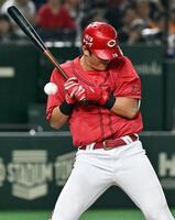 　６回、佐々木が死球を受ける