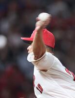 　先発し力投する森（撮影・市尻達拡）