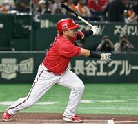 　１回、末包が中犠飛を放つ