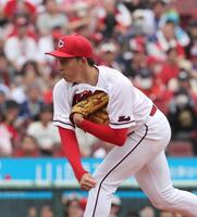 　先発し、力投する常広（撮影・市尻達拡）