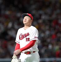 　３回、森下に左越え２ランを浴び、悔しがる高（撮影・市尻達拡）