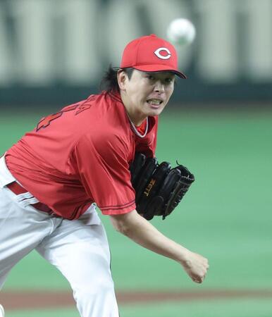 　巨人打線を相手に力投する大瀬良（撮影・西岡正）