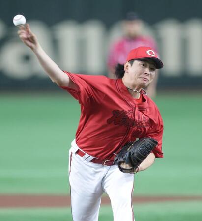 　巨人打線を相手に力投する大瀬良（撮影・西岡正）