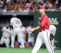 　４回、浦田に適時打を浴びて追加点を許した森（撮影・西岡正）