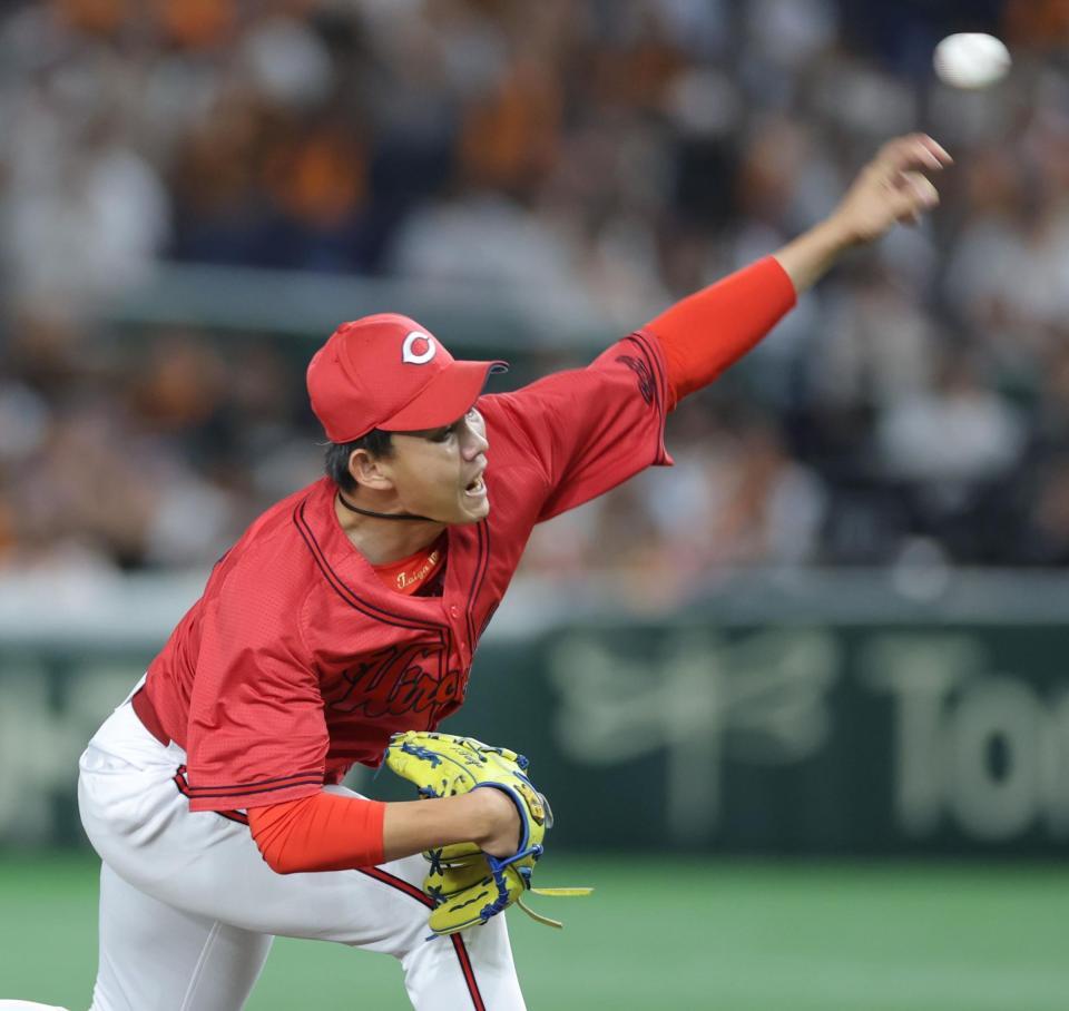 　７回に登板し力投する辻（撮影・西岡正）