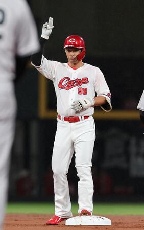 広島が快勝　巨人に２年ぶり勝ち越し　連敗は５でストップ　中村奨が２桁王手の９号２ラン　玉村が６回無失点で６勝目