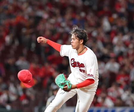 　プロ初登板で、１回無安打無失点と好投する菊地ハルン（撮影・市尻達拡）