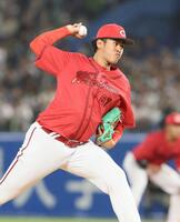 　力投する菊地（撮影・石井剣太郎）