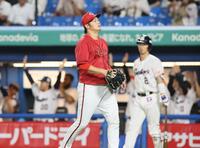 　３回、山田に適時二塁打を許した床田（撮影・石井剣太郎）