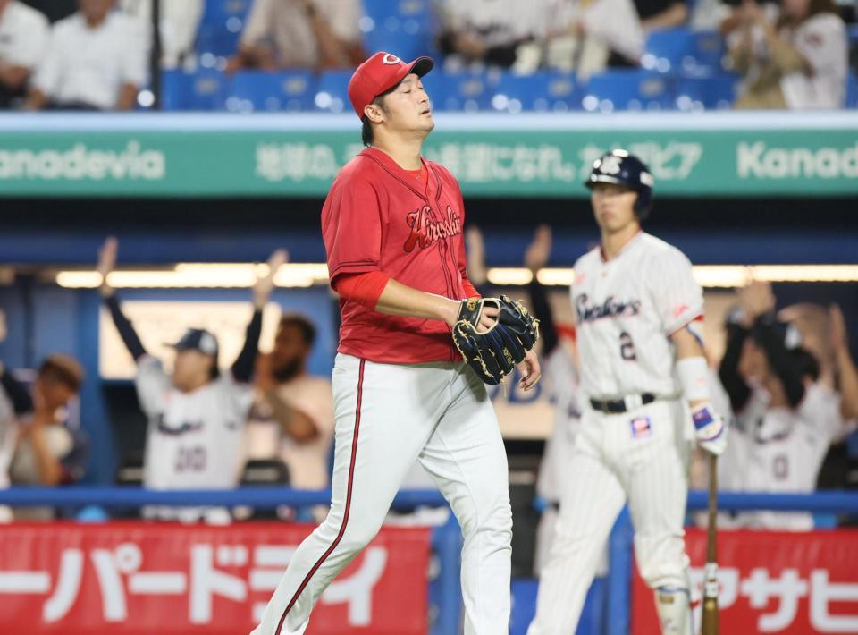 　３回、山田に適時二塁打を許した床田（撮影・石井剣太郎）