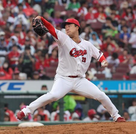 　先発し力投する佐藤柳（撮影・市尻達拡）