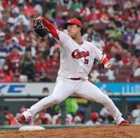 　先発し力投する佐藤柳（撮影・市尻達拡）