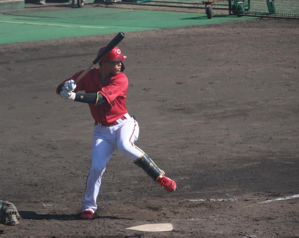 　九回の打席に立つ二俣