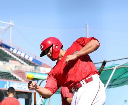 広島・末包 4番譲らない!新井監督「エースと4番」育成発言に奮起